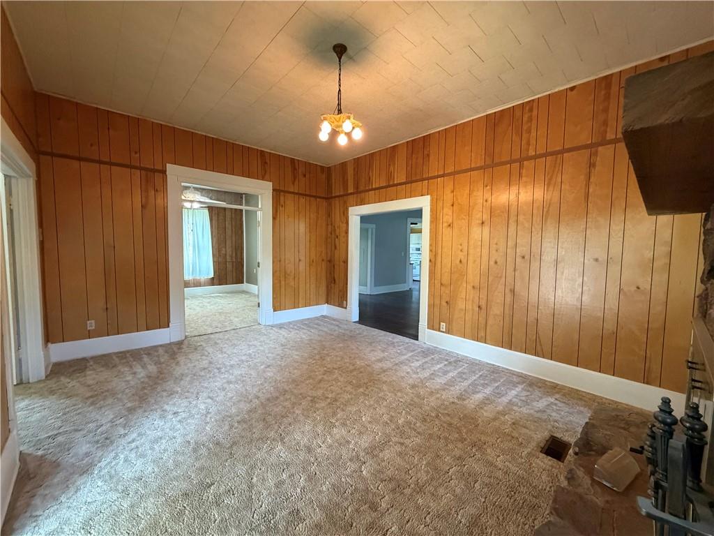 402 S Spring Street Property Photo 15