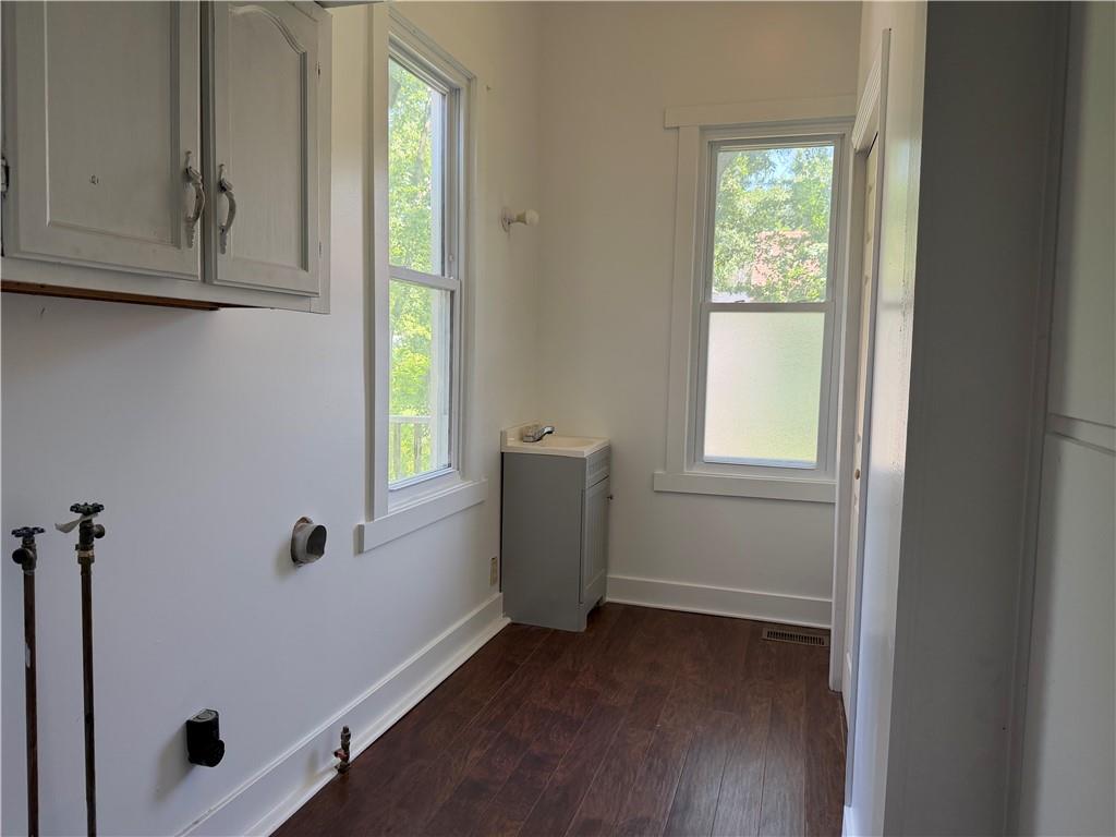 402 S Spring Street Property Photo 28