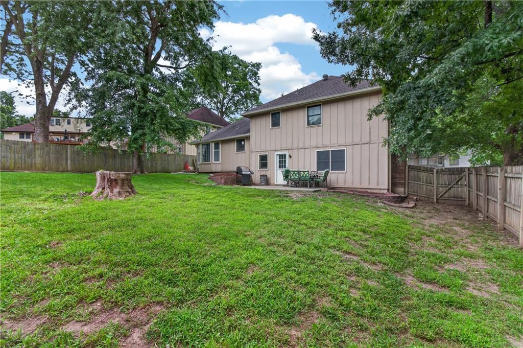 7823 Woodson Road Property Photo 33