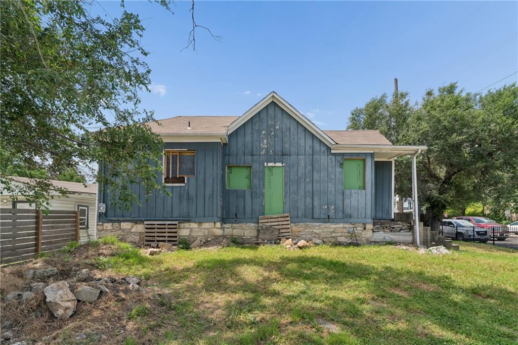 807 & 809 Avenida Cesar Chavez N/a Property Photo 4