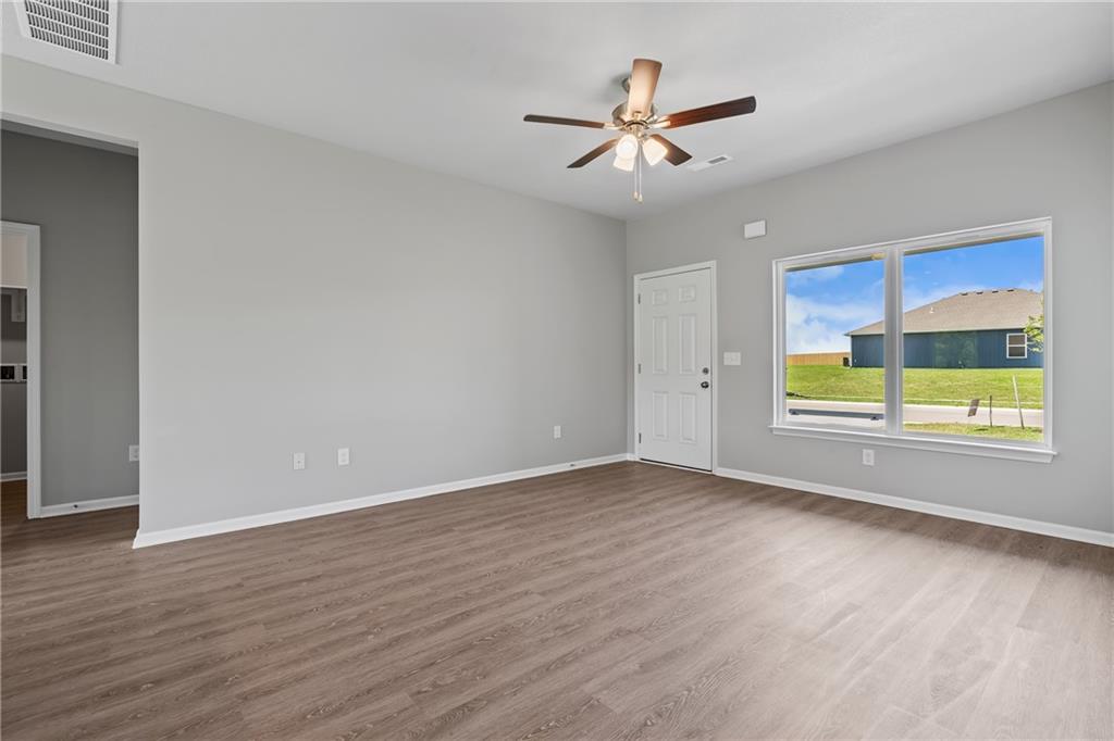 19515 Lincoln Street Property Photo 5