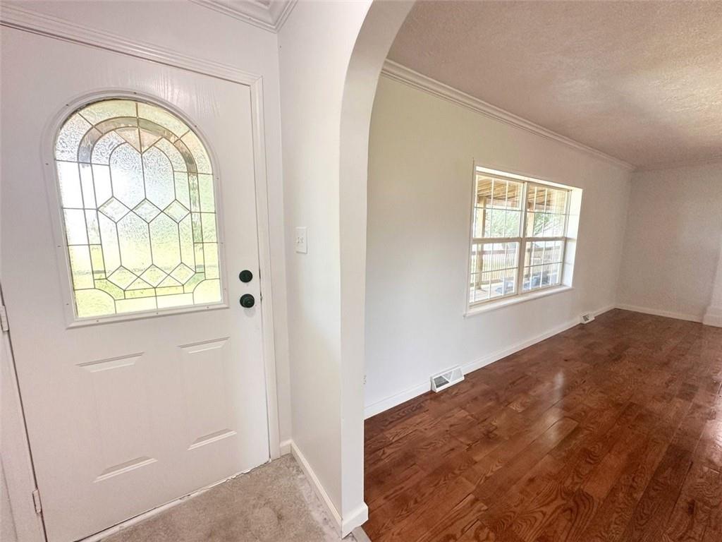 120 Nw W Highway Property Photo 2