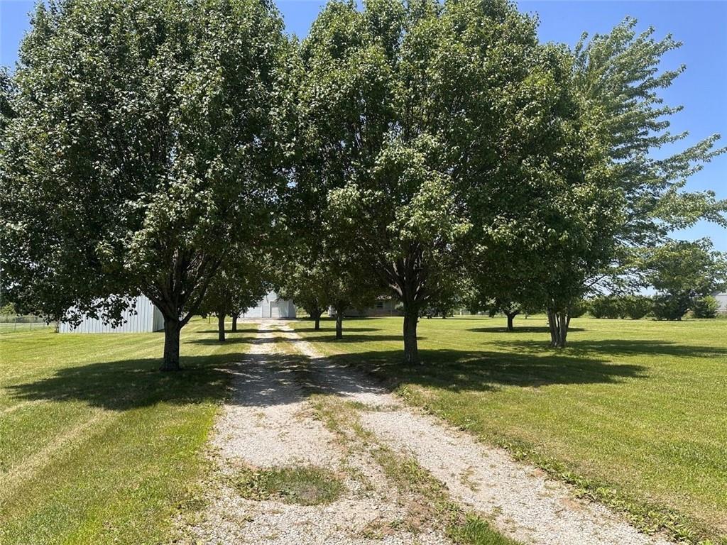 120 Nw W Highway Property Photo 7
