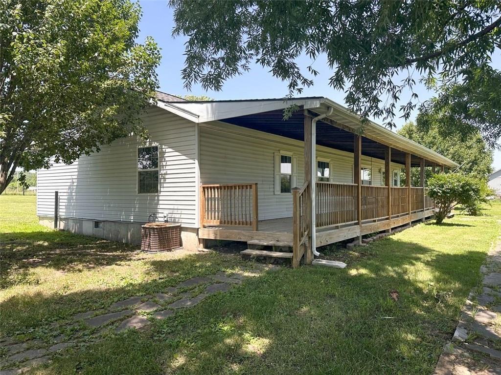 120 Nw W Highway Property Photo 8
