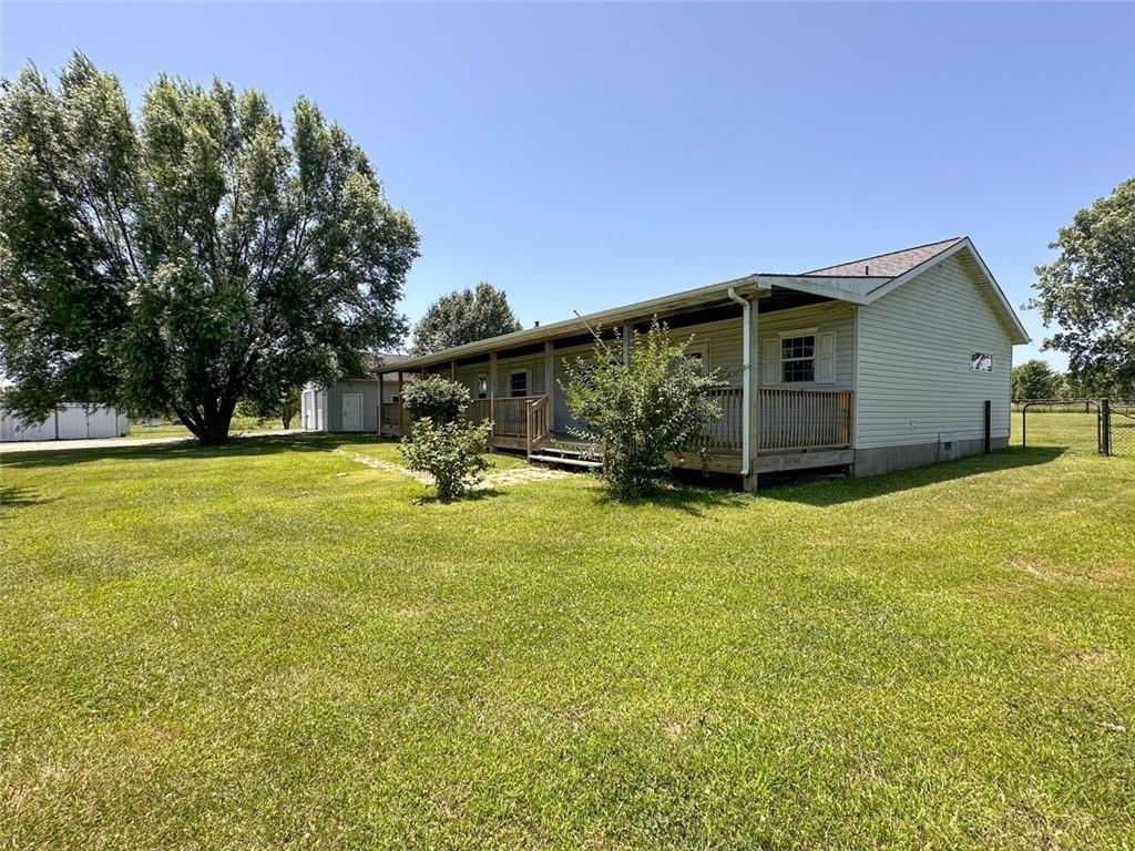 120 Nw W Highway Property Photo 11