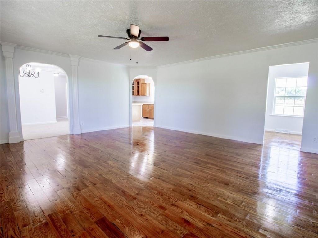 120 Nw W Highway Property Photo 16