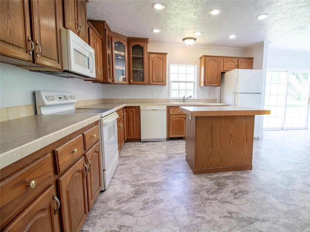 120 Nw W Highway Property Photo 18
