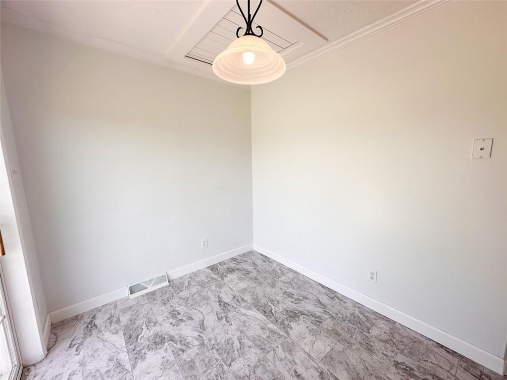 120 Nw W Highway Property Photo 20