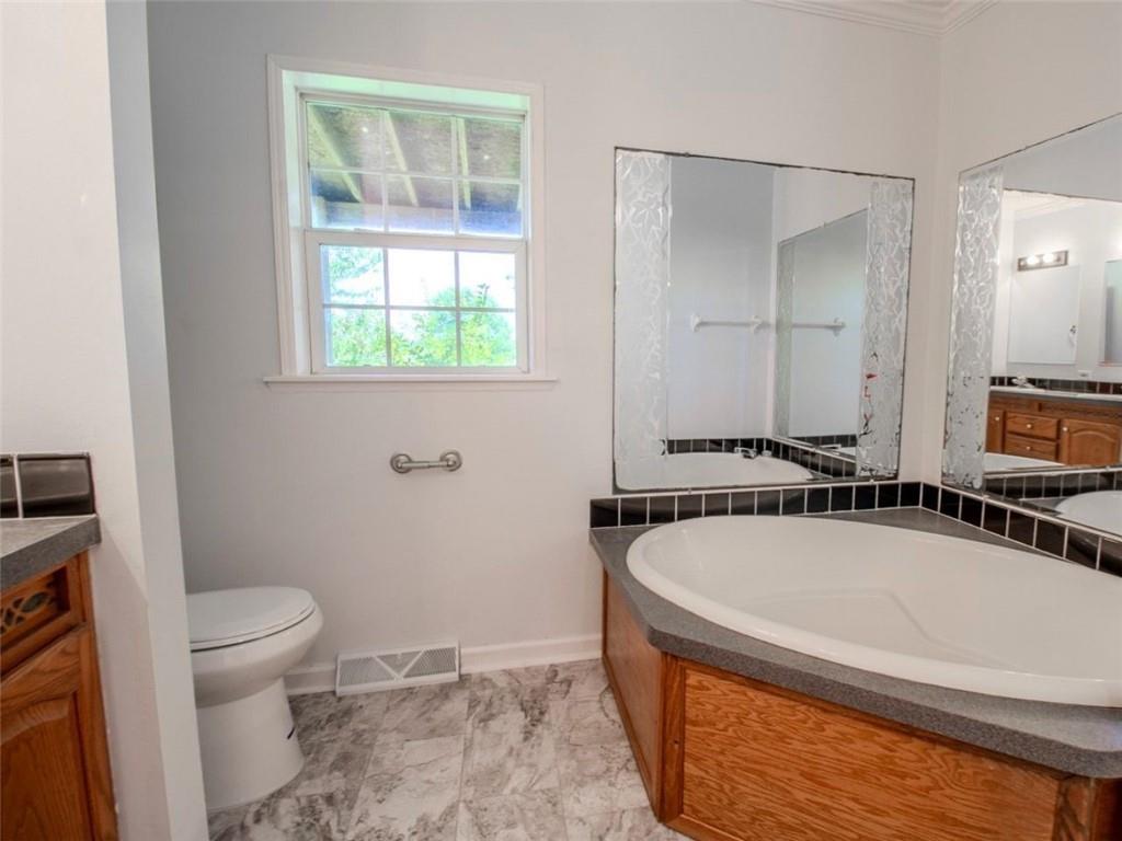 120 Nw W Highway Property Photo 25