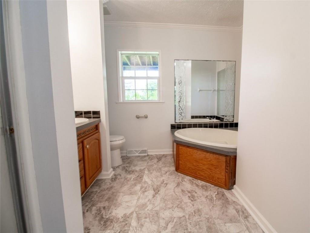 120 Nw W Highway Property Photo 26