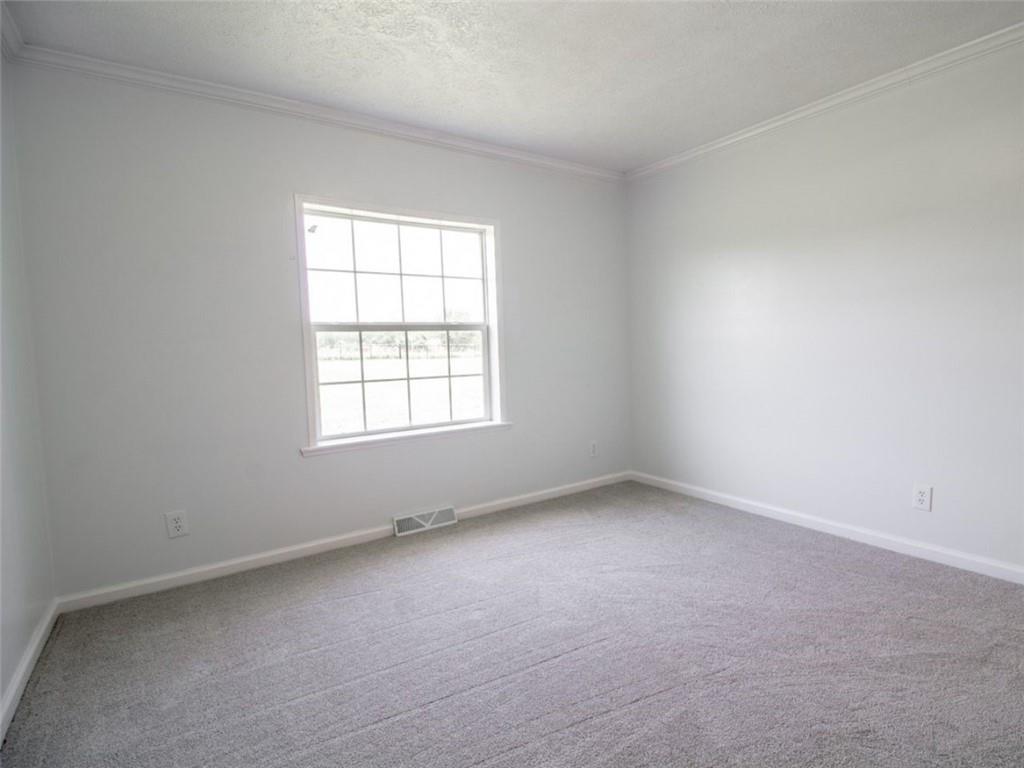 120 Nw W Highway Property Photo 31