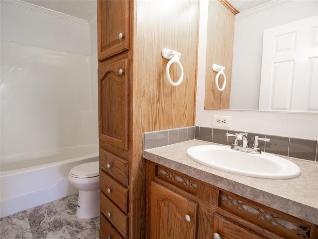 120 Nw W Highway Property Photo 33
