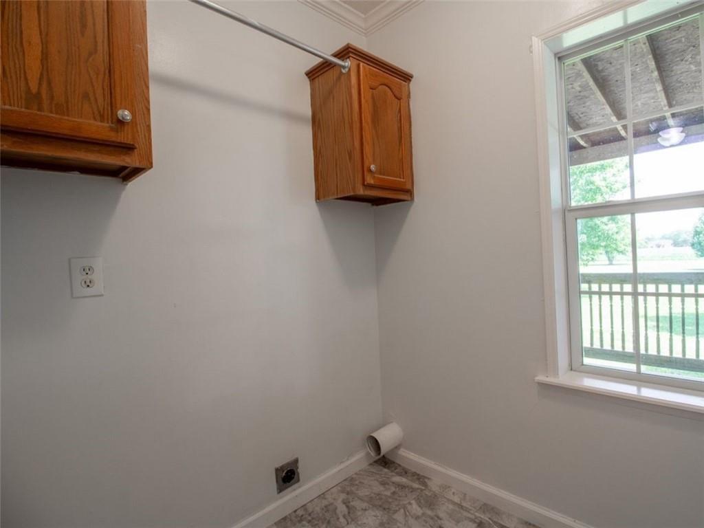 120 Nw W Highway Property Photo 35
