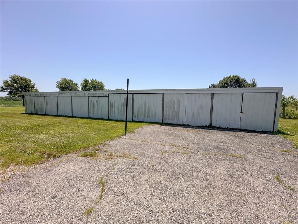 120 Nw W Highway Property Photo 43