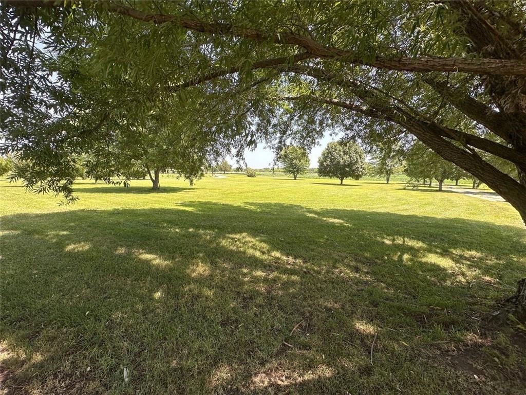 120 Nw W Highway Property Photo 45