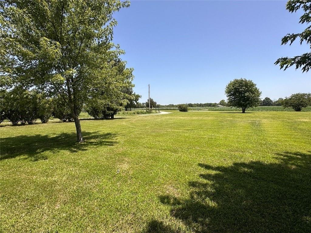 120 Nw W Highway Property Photo 46