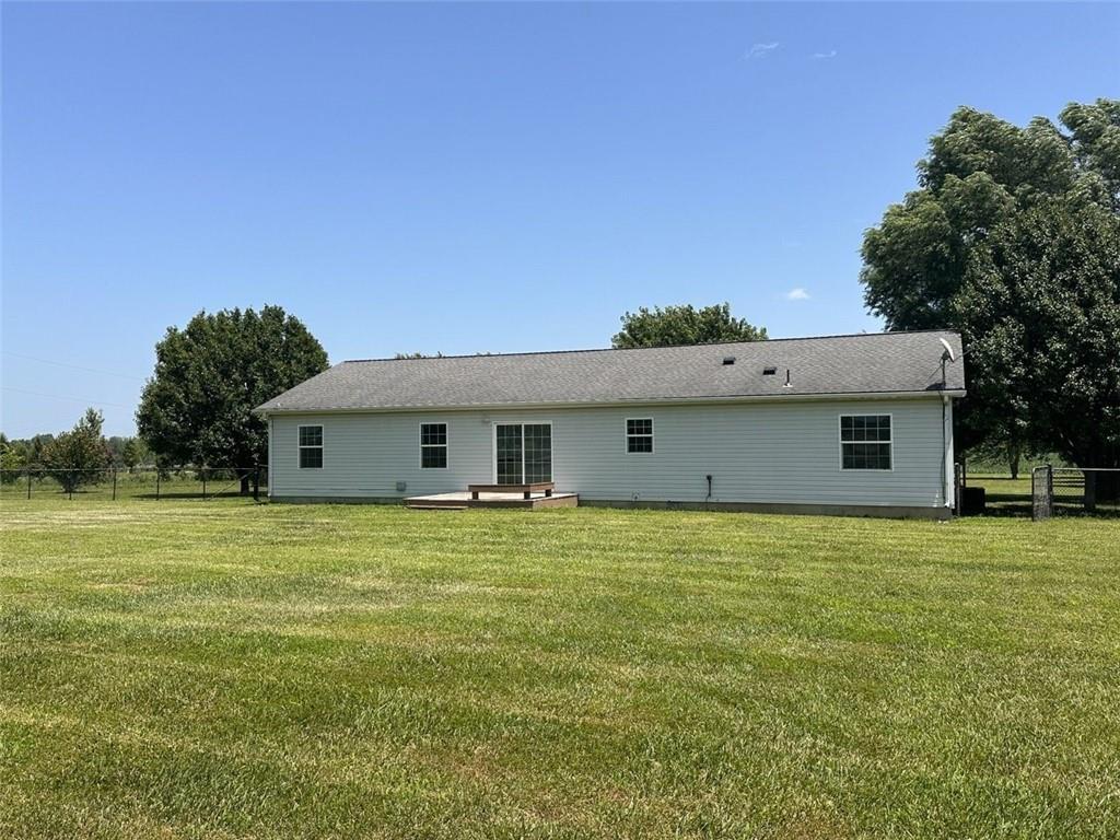 120 Nw W Highway Property Photo 53