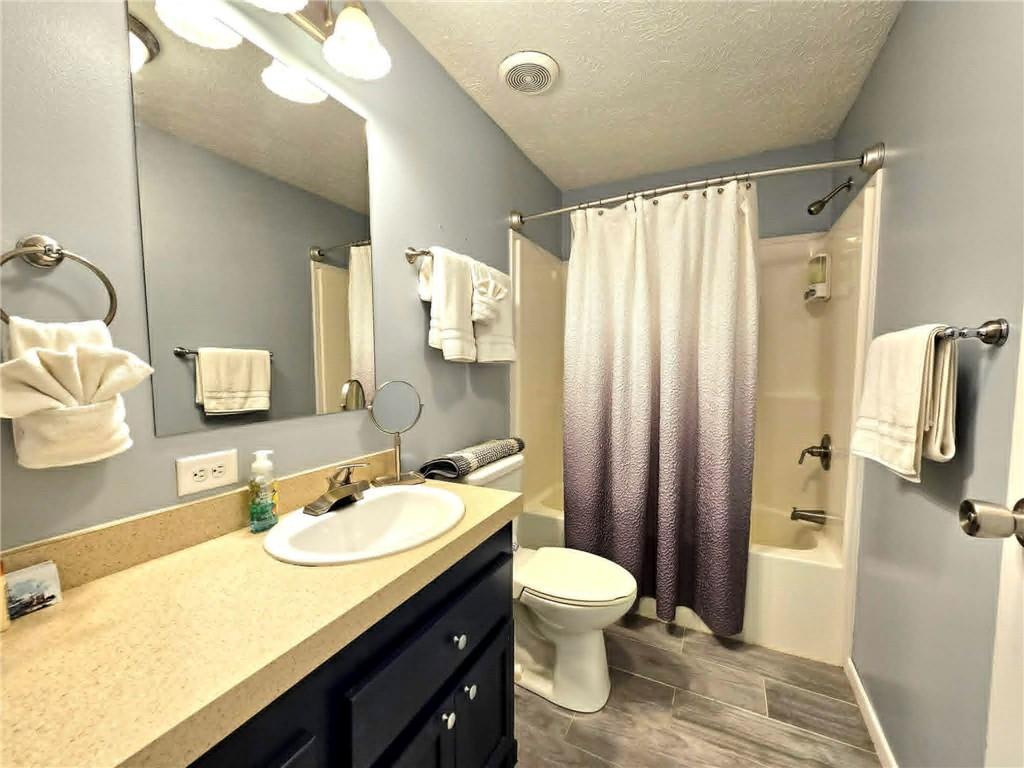 594 Redbud Ln Lane Property Photo 17