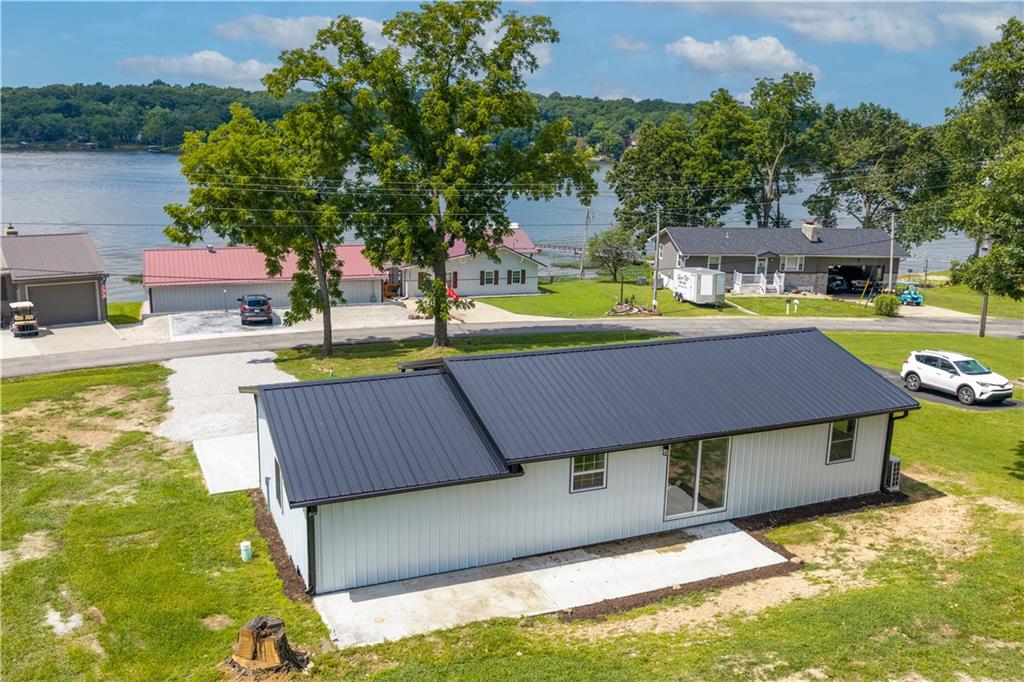 26657 Waterview Drive Property Photo 8