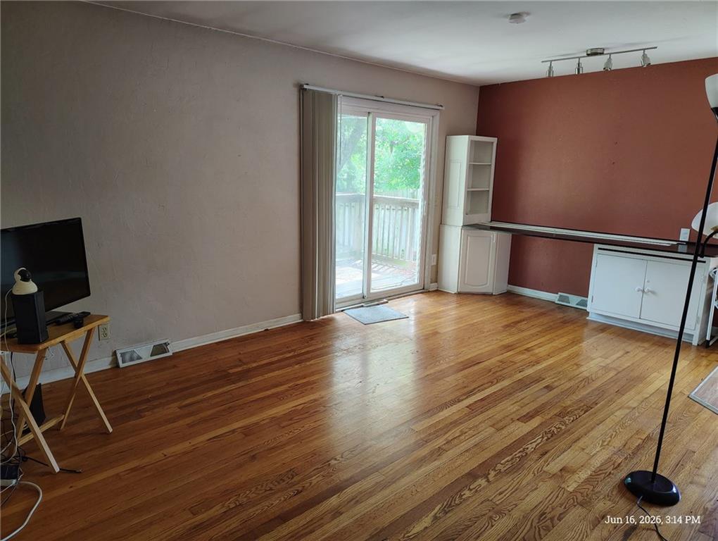 11917 W 91st Terrace Property Photo 6
