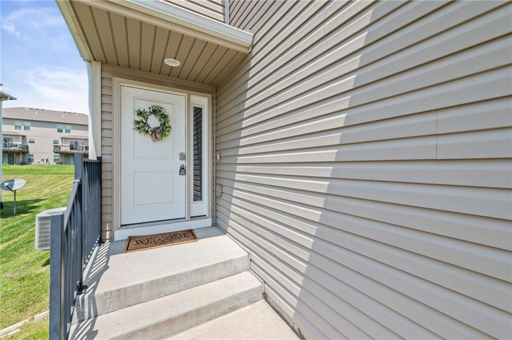 10542 Clubhouse Drive Property Photo 5