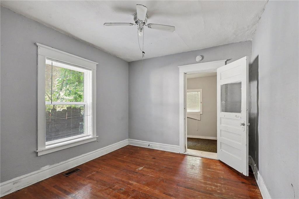 3214 E 11th Street Property Photo 12
