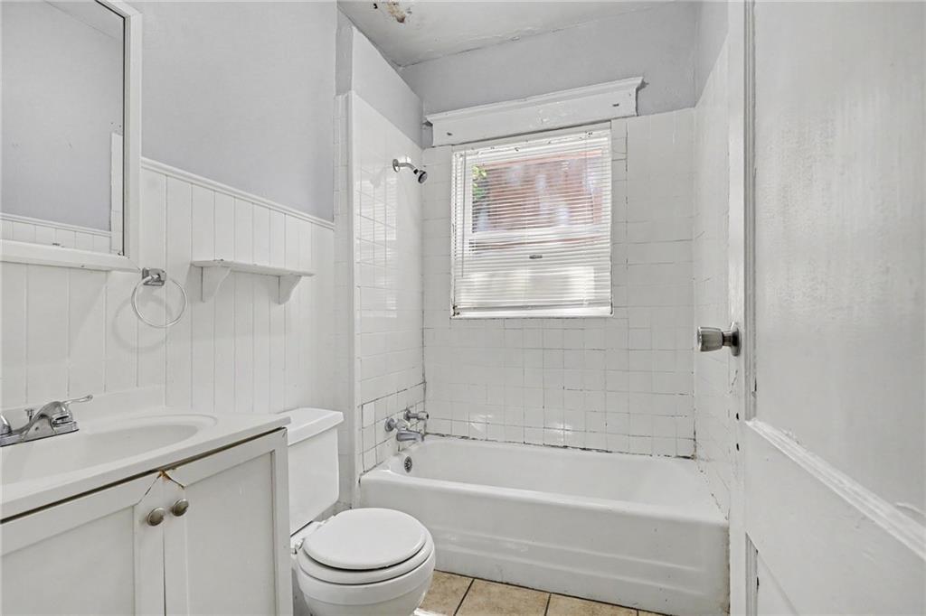 3214 E 11th Street Property Photo 17