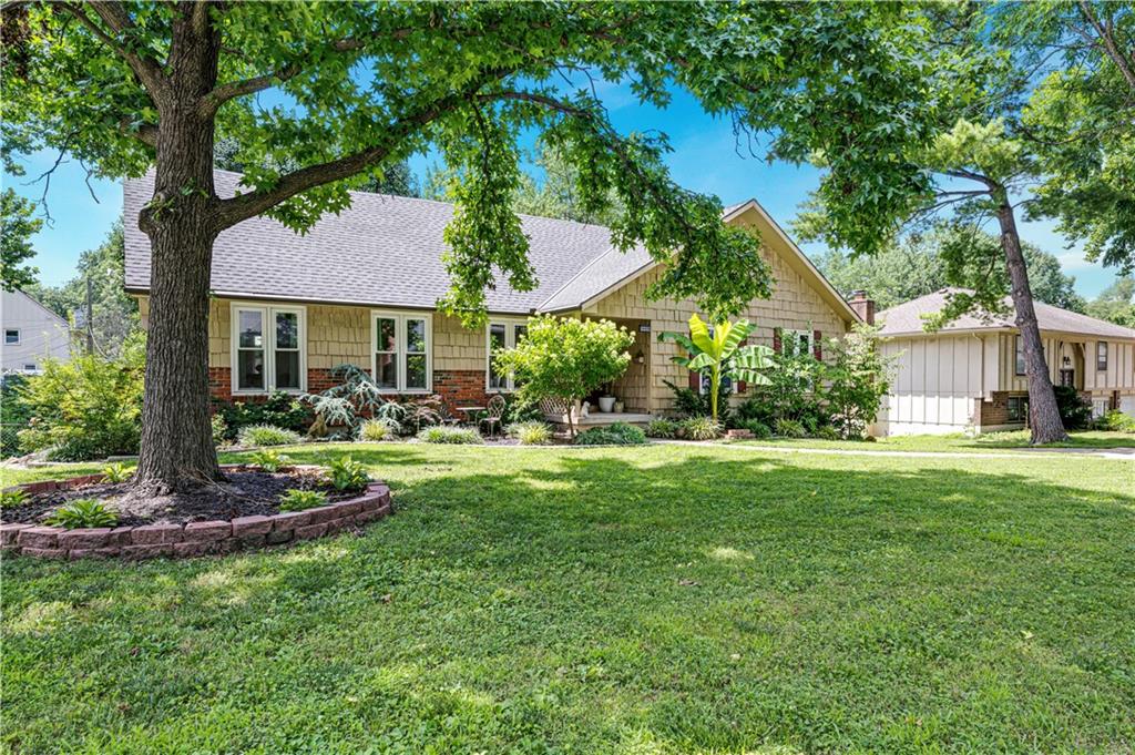 10428 Grand Avenue Property Photo 3