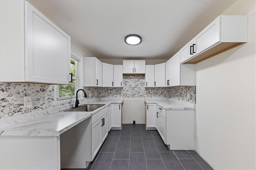 1230 Drury Avenue Property Photo 8
