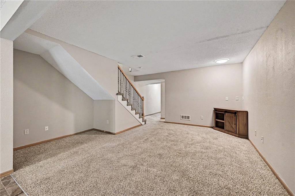 210 Pointe Lane Property Photo 4