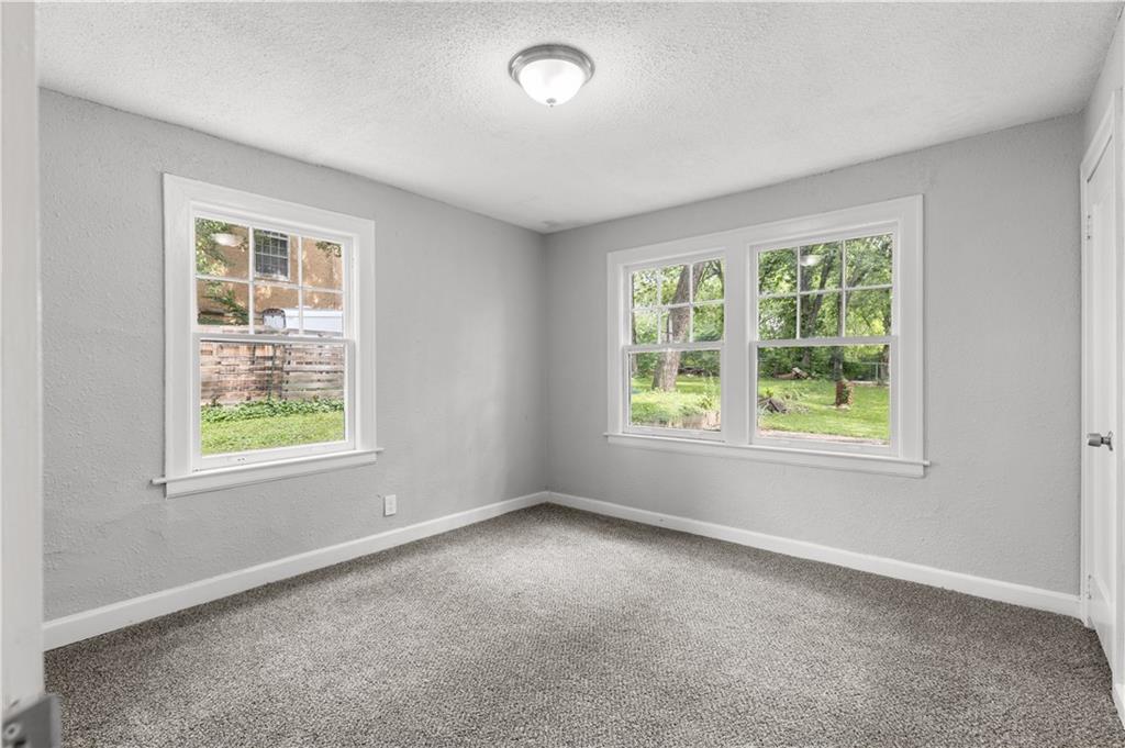 9617 E Independence Avenue Property Photo 10