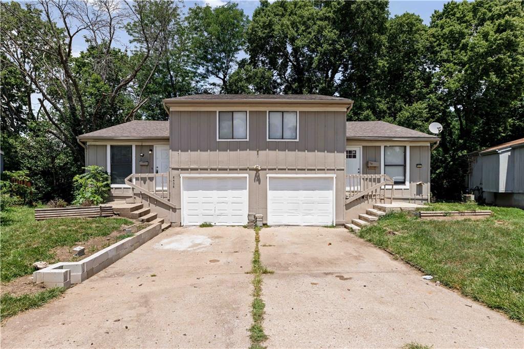 8456/8458 Lane Drive Property Photo 1