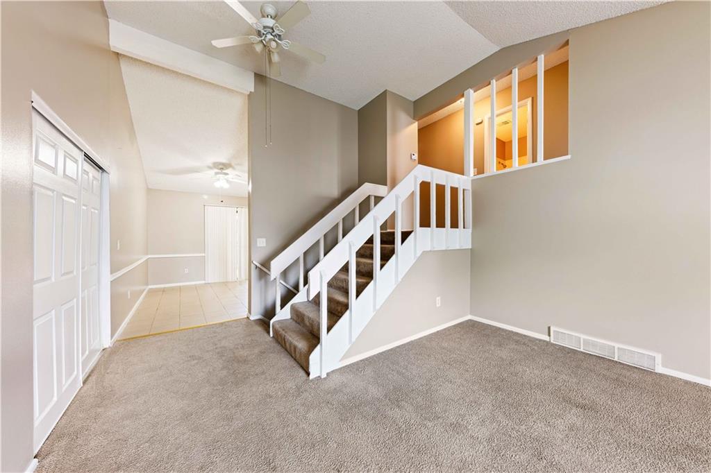 8456/8458 Lane Drive Property Photo 4