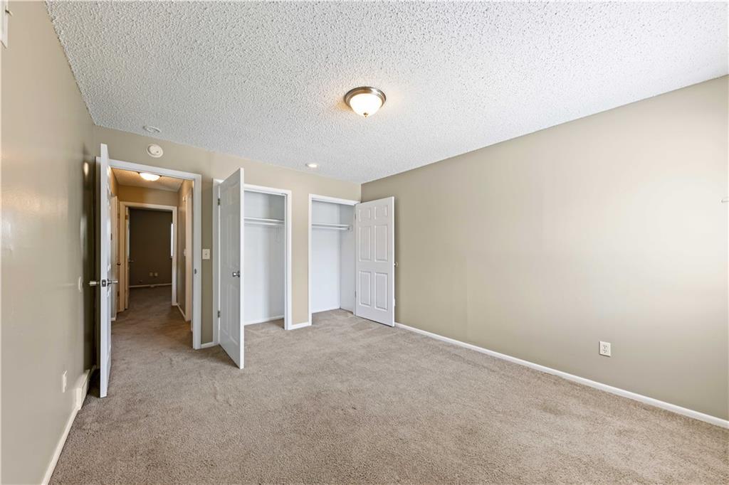 8456/8458 Lane Drive Property Photo 9
