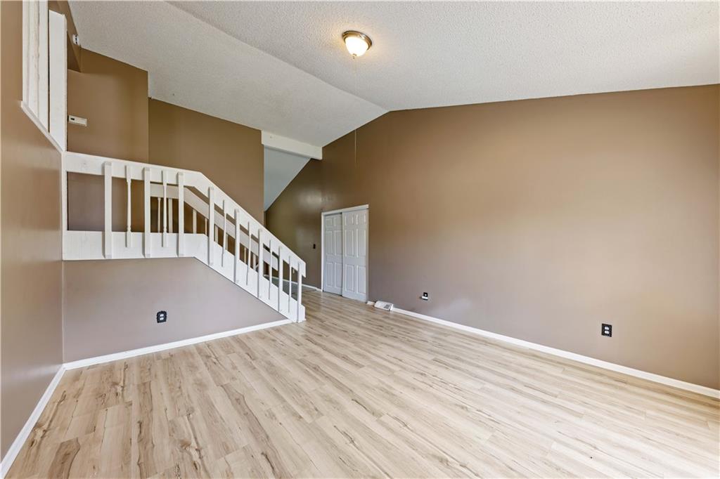 8456/8458 Lane Drive Property Photo 18
