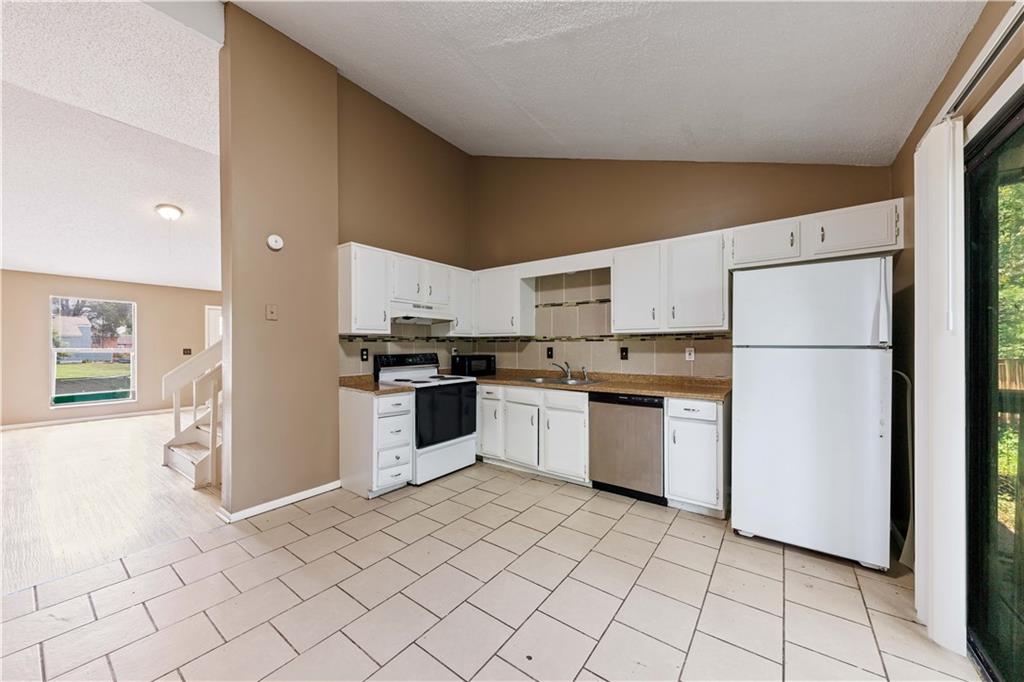 8456/8458 Lane Drive Property Photo 21