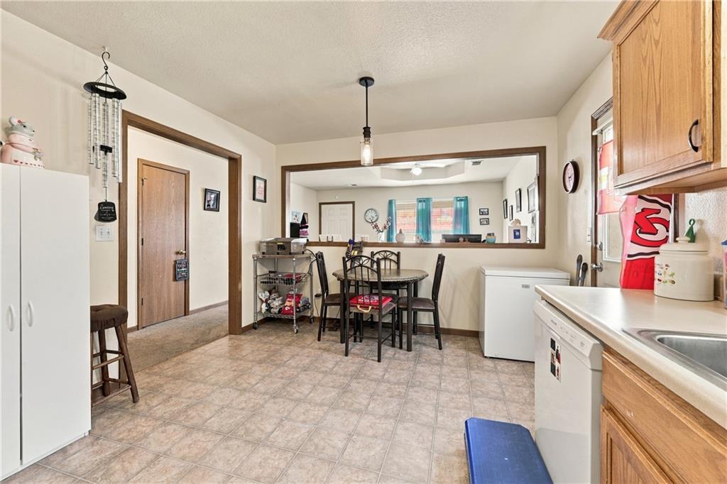 204 & 206 Nw Woodbury Drive Property Photo 6