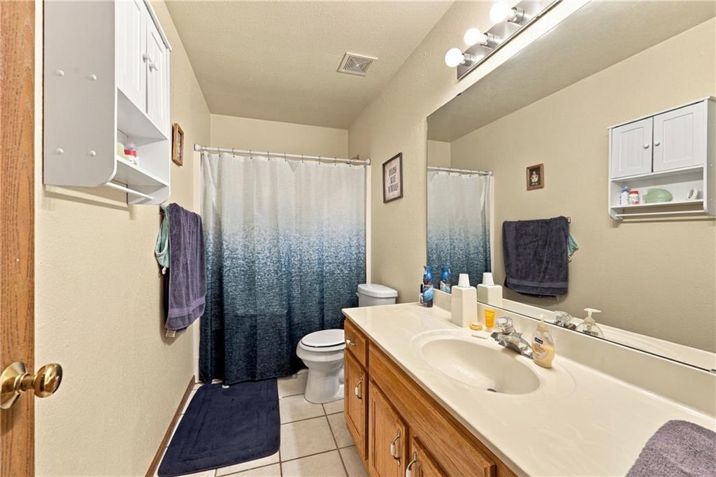 204 & 206 Nw Woodbury Drive Property Photo 10