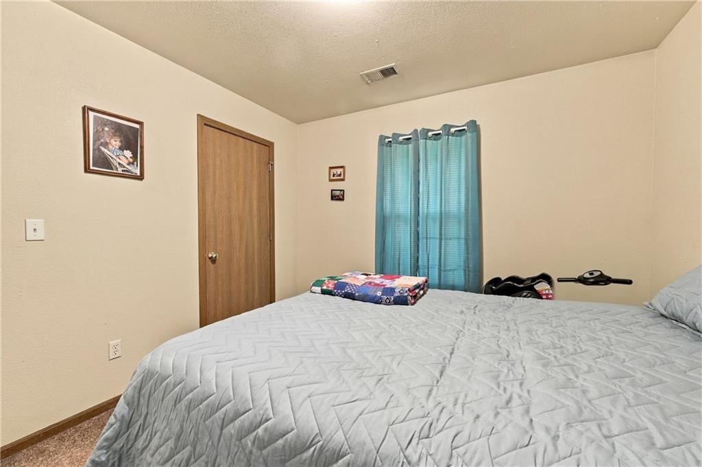 204 & 206 Nw Woodbury Drive Property Photo 12