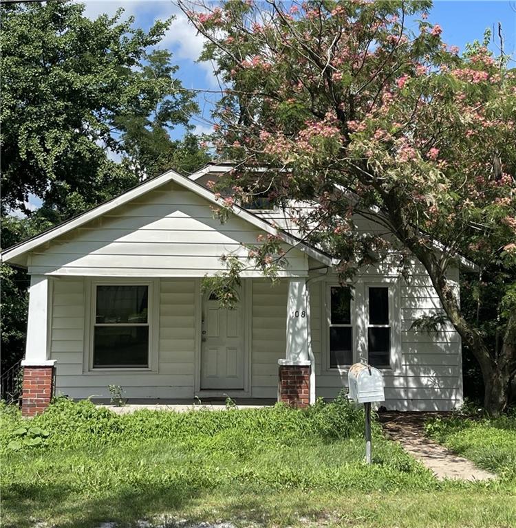 108 Nw Heady Avenue Property Photo 1