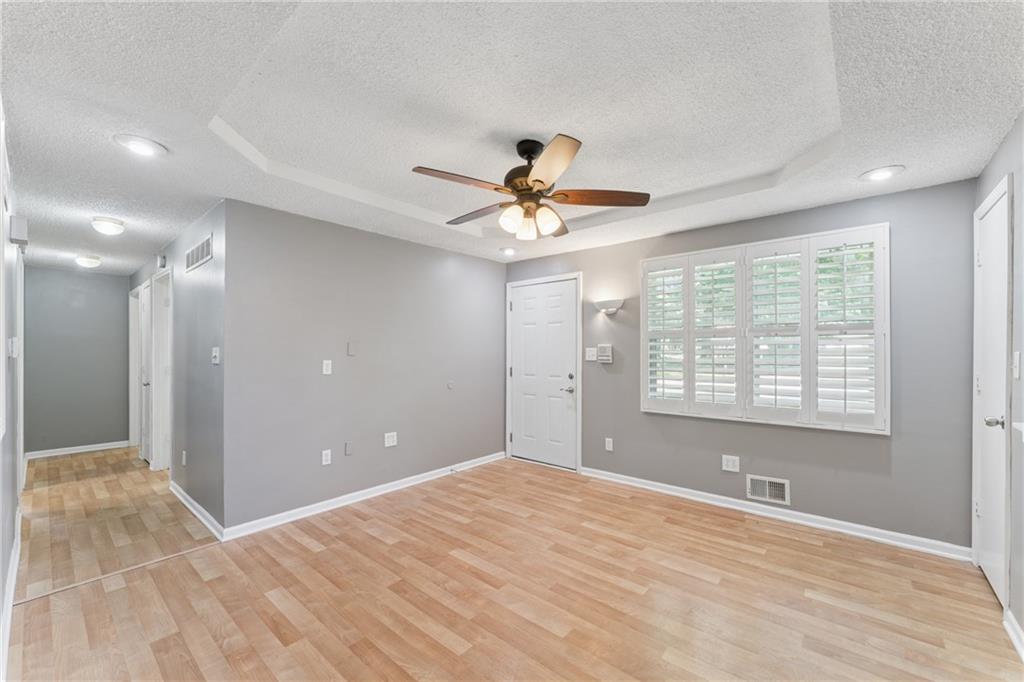 3922 S Harbaugh Drive Property Photo 8