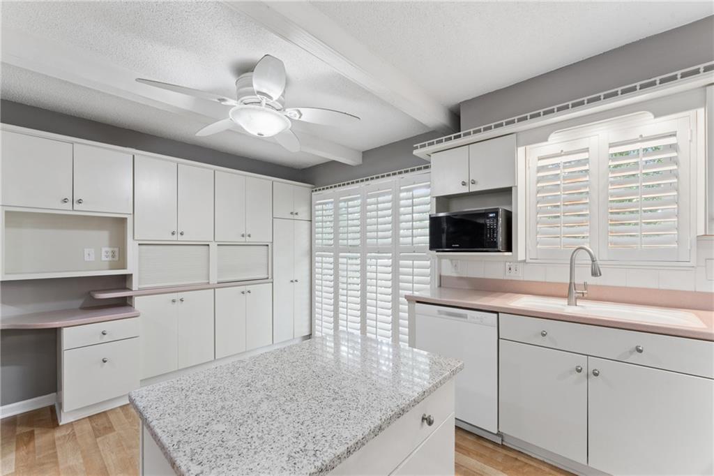 3922 S Harbaugh Drive Property Photo 13
