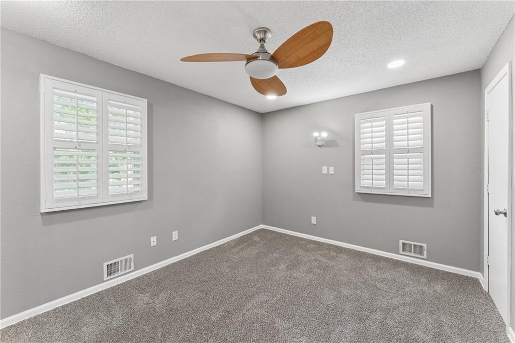 3922 S Harbaugh Drive Property Photo 18