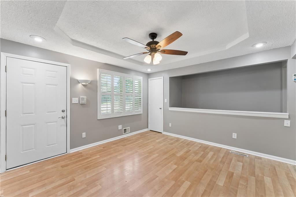 3922 S Harbaugh Drive Property Photo 7