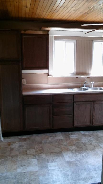 203 E Pine Street Property Photo 3
