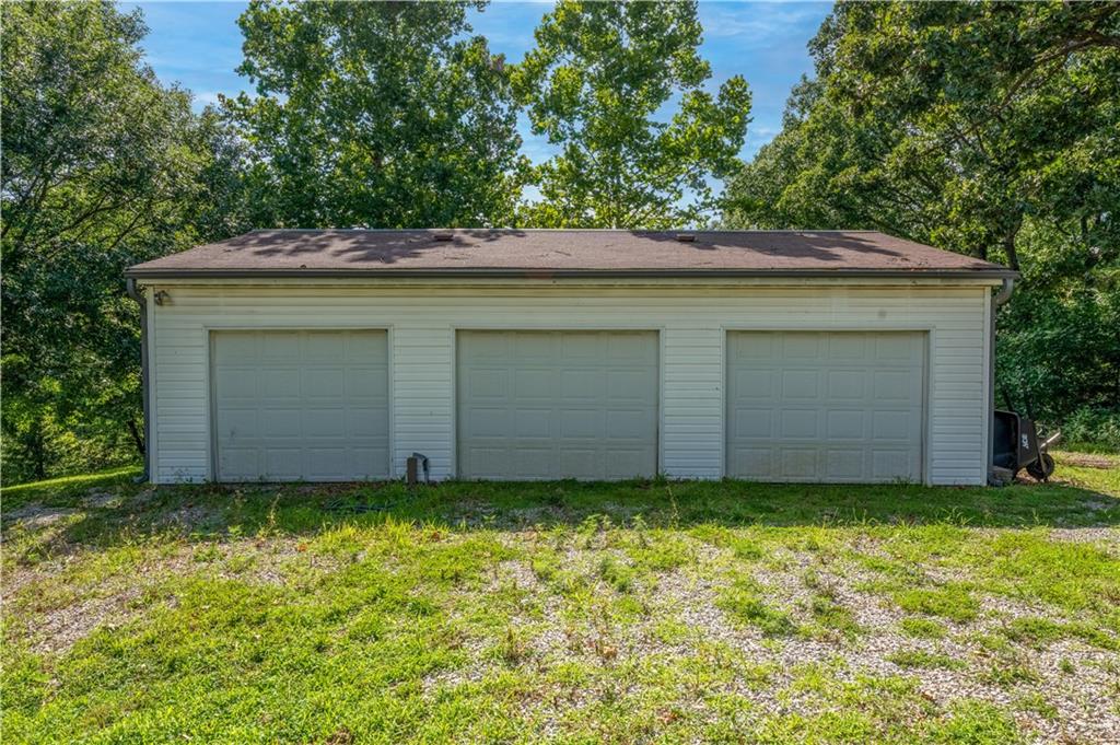 827 Se 425 Road Property Photo 5