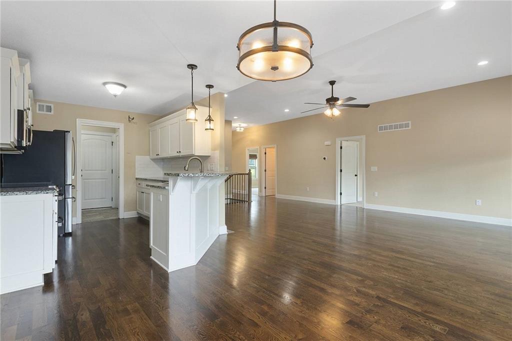 13770 Valleyview Way Property Photo 9