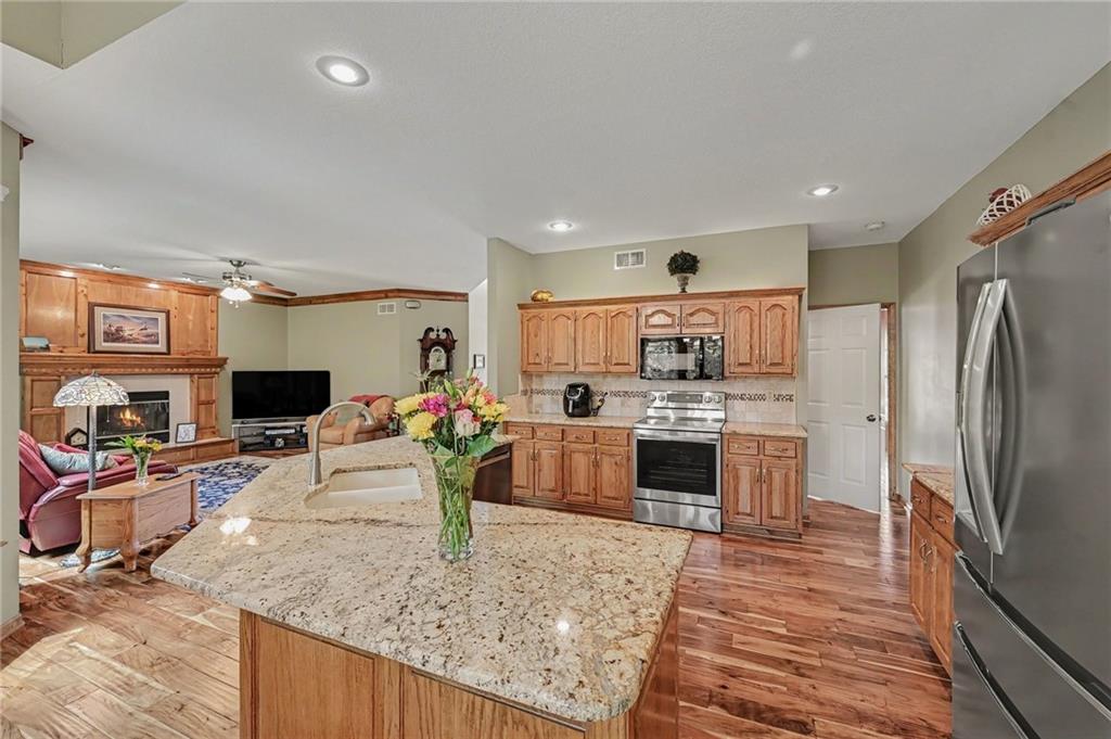 7805 N Rhode Avenue Property Photo 10