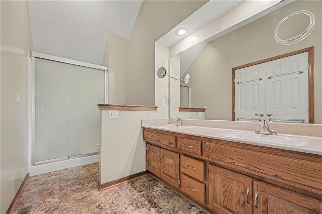7805 N Rhode Avenue Property Photo 21