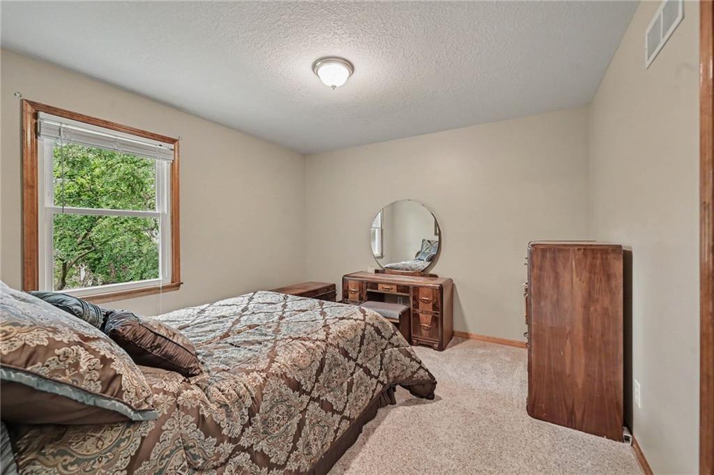 7805 N Rhode Avenue Property Photo 23